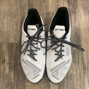 Men’s size 10 YONEX Sonicage 2 black & White